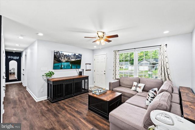 284 SHOREWOOD DR, Colonial Beach, VA 22443