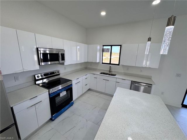 3544 NW 41st PL, Cape Coral, FL 33993