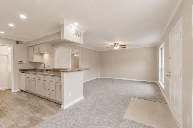 1687 W Sam Houston Parkway S, Houston, TX 77042