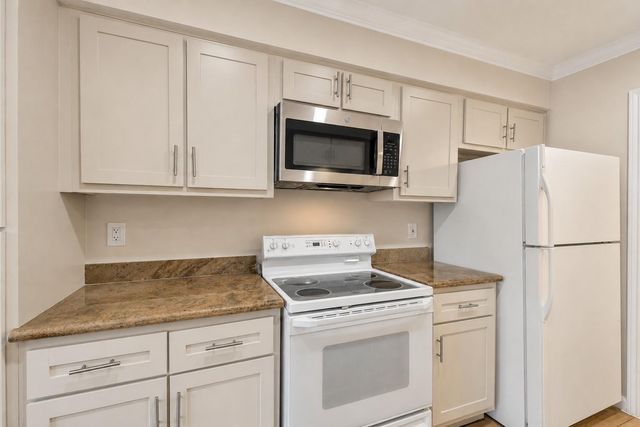1687 W Sam Houston Parkway S, Houston, TX 77042