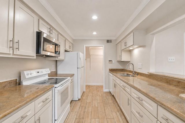 1687 W Sam Houston Parkway S, Houston, TX 77042