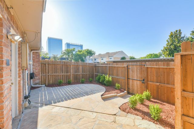 1687 W Sam Houston Parkway S, Houston, TX 77042