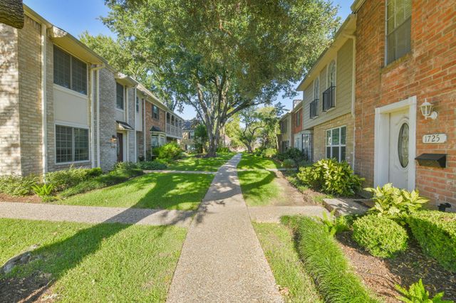 1687 W Sam Houston Parkway S, Houston, TX 77042
