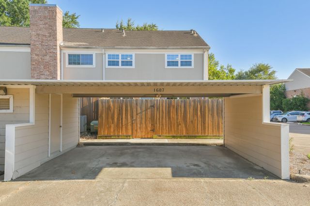1687 W Sam Houston Parkway S, Houston, TX 77042