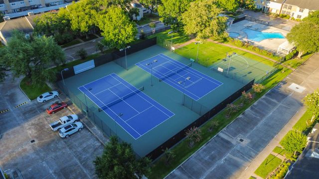 1687 W Sam Houston Parkway S, Houston, TX 77042