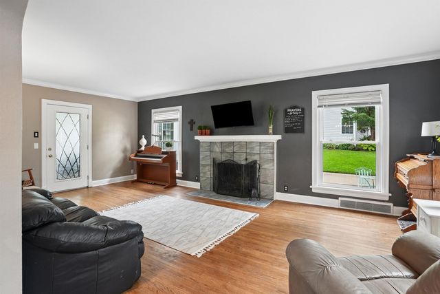 173 Graceline Boulevard, Waterloo, IA 50701