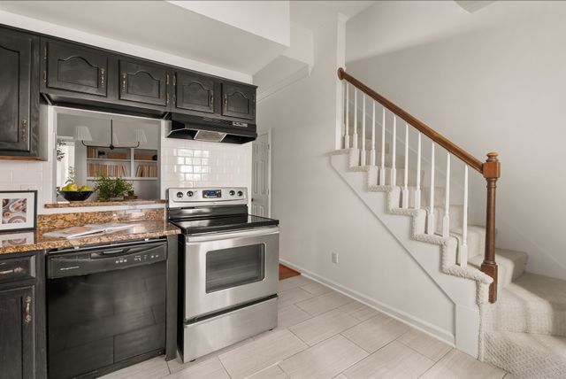 102 Fairmont Pl, Nashville, TN 37203