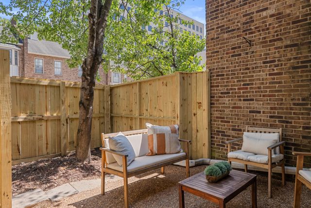 102 Fairmont Pl, Nashville, TN 37203