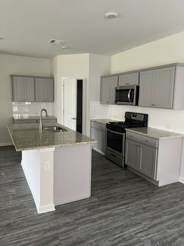 6708 Tiger Pointe Dr, Baton Rouge, LA 70817