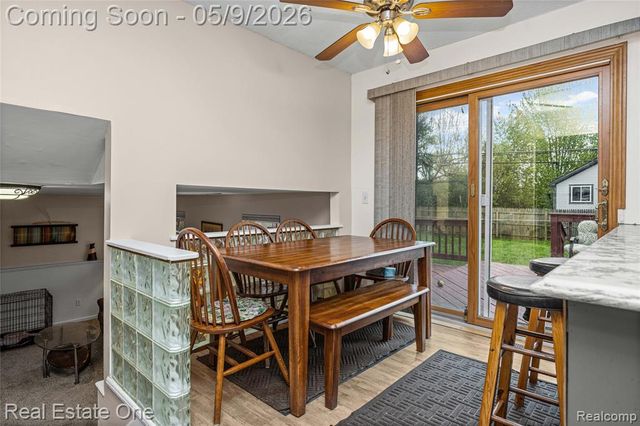 537 Woodbridge Circle, Waterford, MI 48327