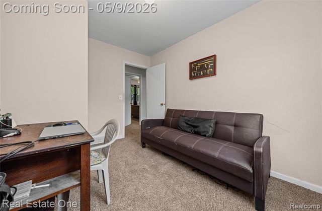 537 Woodbridge Circle, Waterford, MI 48327