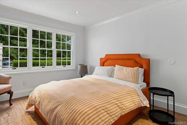 129 Oneck Lane, Westhampton Beach, NY 11978