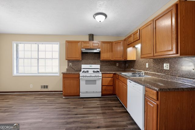 954 Cochise Trail SE, Conyers, GA 30094