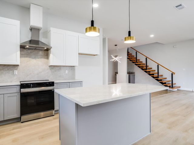 810 Premier Parkway, Grand Prairie, TX 75051