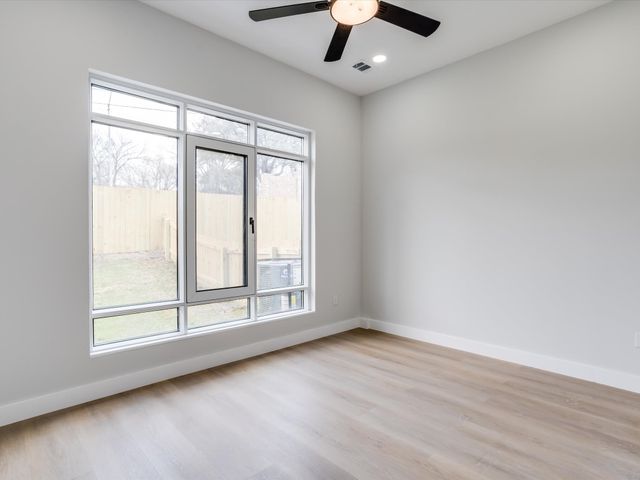 810 Premier Parkway, Grand Prairie, TX 75051