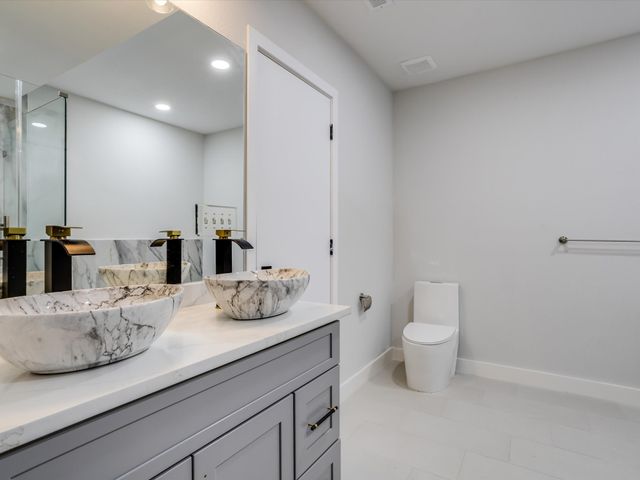 810 Premier Parkway, Grand Prairie, TX 75051