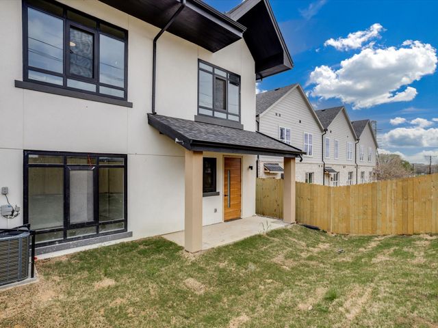 810 Premier Parkway, Grand Prairie, TX 75051