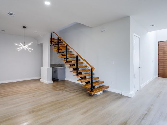 810 Premier Parkway, Grand Prairie, TX 75051