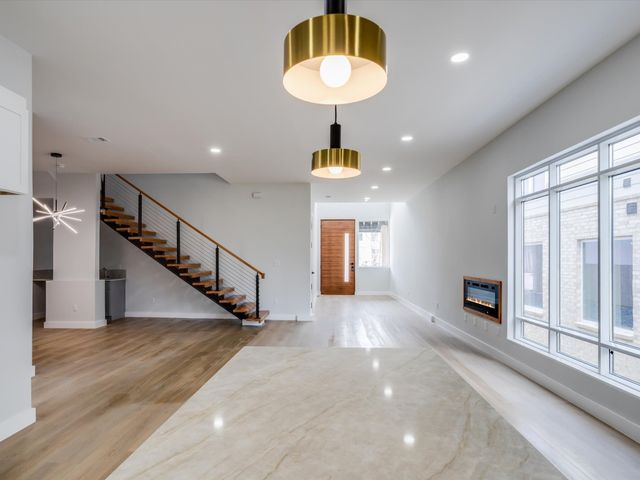 810 Premier Parkway, Grand Prairie, TX 75051