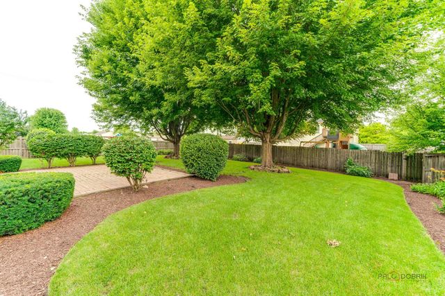 707 Wedgewood Trail, Mchenry, IL 60050