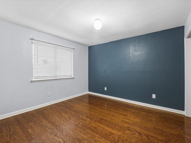 3823 Suttonford Drive, Houston, TX 77066