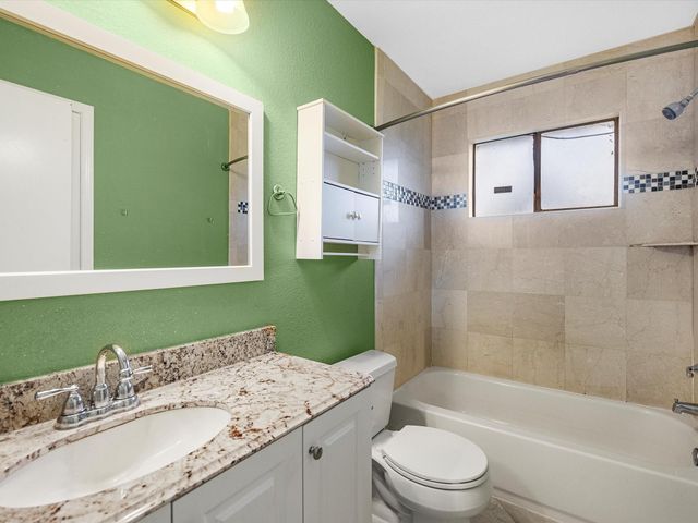 3823 Suttonford Drive, Houston, TX 77066