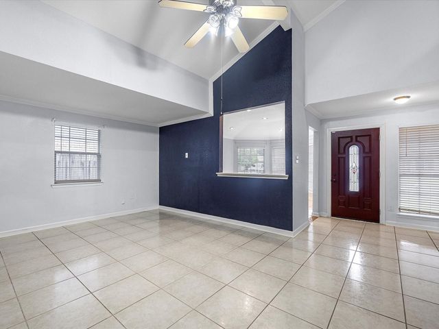 3823 Suttonford Drive, Houston, TX 77066