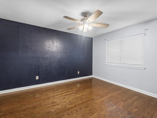 3823 Suttonford Drive, Houston, TX 77066