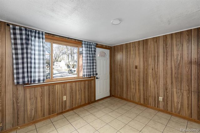 9048 Brookline Avenue, Plymouth, MI 48170