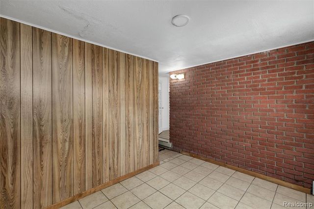 9048 Brookline Avenue, Plymouth, MI 48170