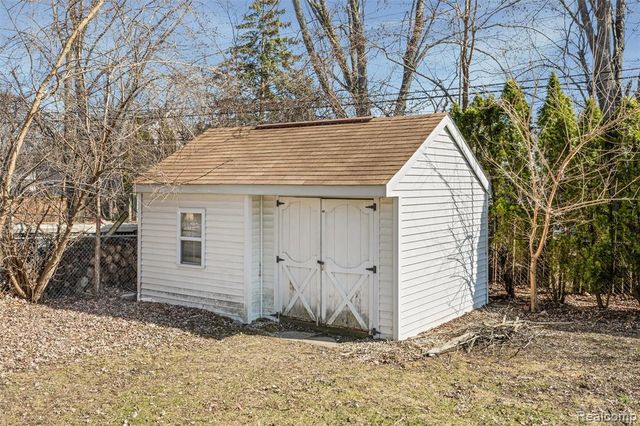 9048 Brookline Avenue, Plymouth, MI 48170