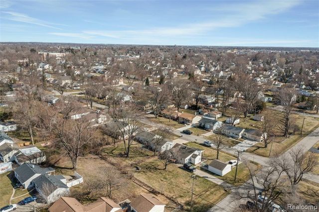 9048 Brookline Avenue, Plymouth, MI 48170