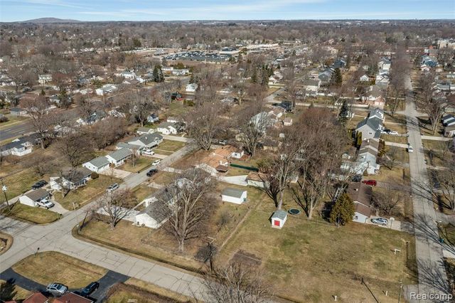 9048 Brookline Avenue, Plymouth, MI 48170