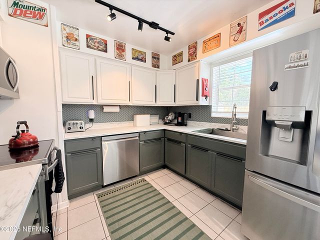 7431 ARBLE Drive, Jacksonville, FL 32211