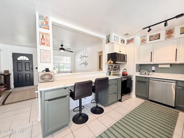 7431 ARBLE Drive, Jacksonville, FL 32211