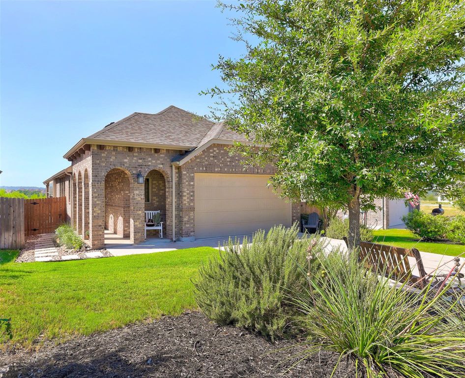 7509 Desert Needle DR, Lago Vista, TX 78645