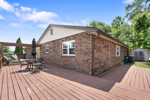 18 Steven Court, Villa Hills, KY 41017