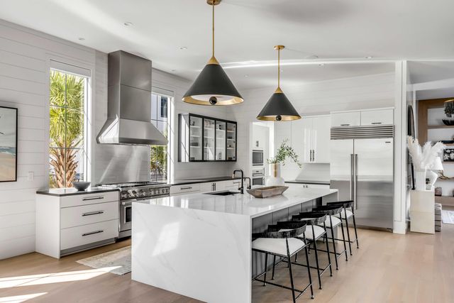 572 Wading Place, Daniel Island, SC 29492