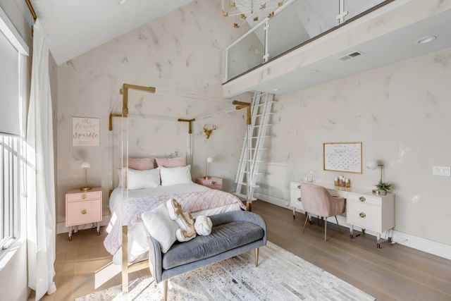 572 Wading Place, Daniel Island, SC 29492