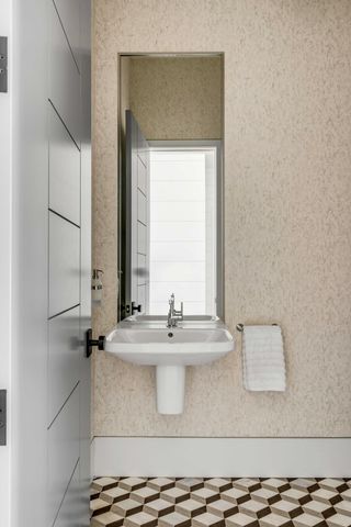 572 Wading Place, Daniel Island, SC 29492