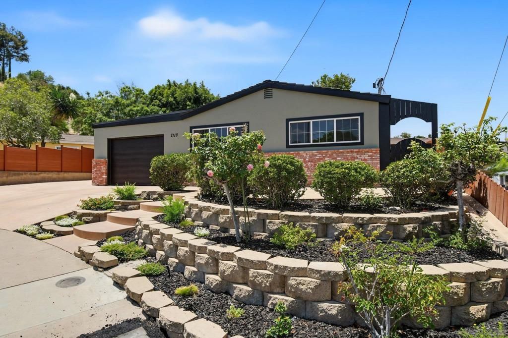 Image 2 of property listing at 7118 Conestoga, San Diego, CA 92120