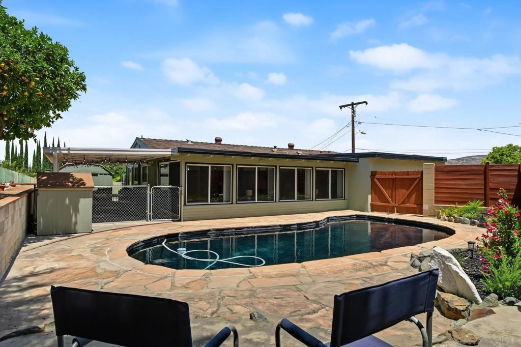 Image 28 of property listing at 7118 Conestoga, San Diego, CA 92120