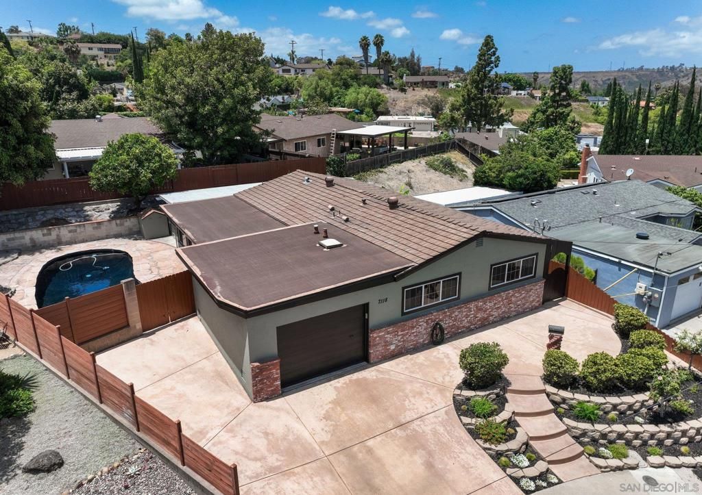Image 3 of property listing at 7118 Conestoga, San Diego, CA 92120