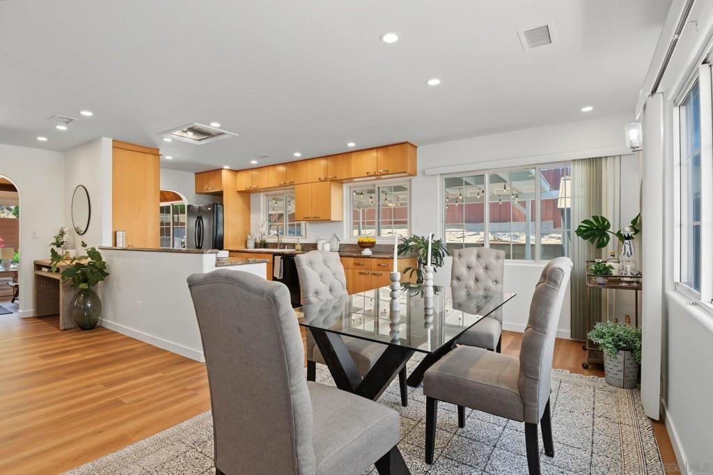 Image 45 of property listing at 7118 Conestoga, San Diego, CA 92120
