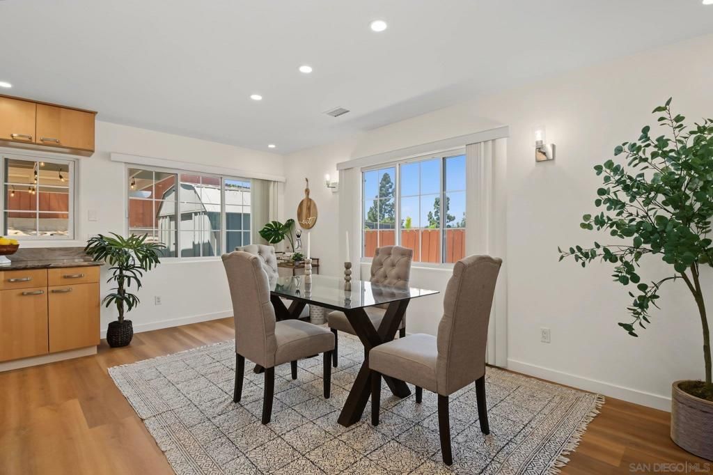 Image 6 of property listing at 7118 Conestoga, San Diego, CA 92120