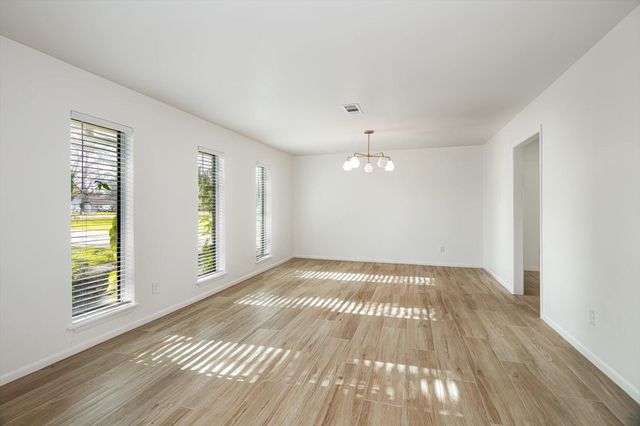 416 Southern Oaks Drive, Lake Jackson, TX 77566