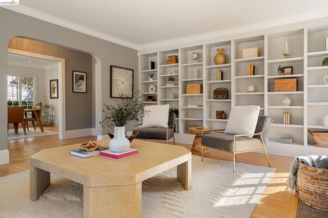 1101 Clarendon Crescent, Oakland, CA 94610