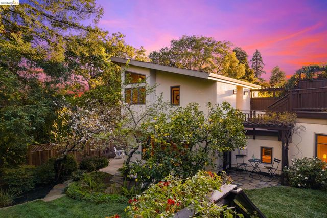 1101 Clarendon Crescent, Oakland, CA 94610