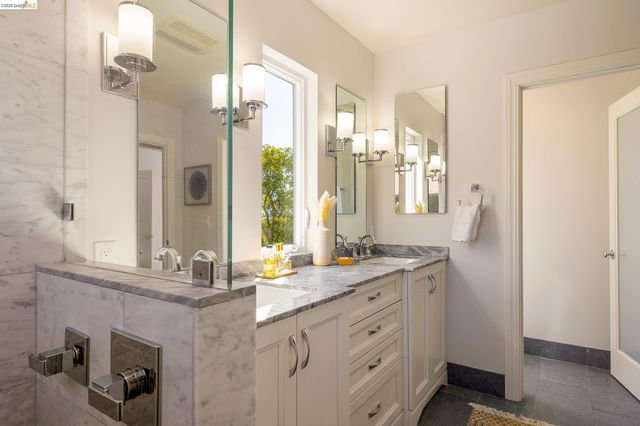 1101 Clarendon Crescent, Oakland, CA 94610