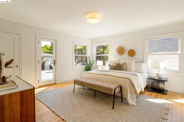 1101 Clarendon Crescent, Oakland, CA 94610